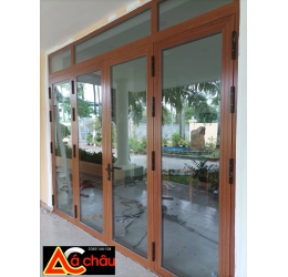 CỬA NHÔM XINGFA VÂN GỖ .