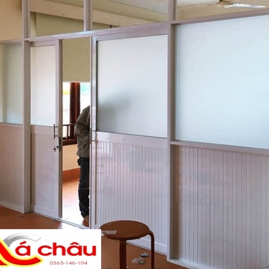 VÁCH NGĂN NHÔM KÍNH CHO CỬA HÀNG  -  BÁO GIÁ MỚI NHẤT NĂM 2024 .